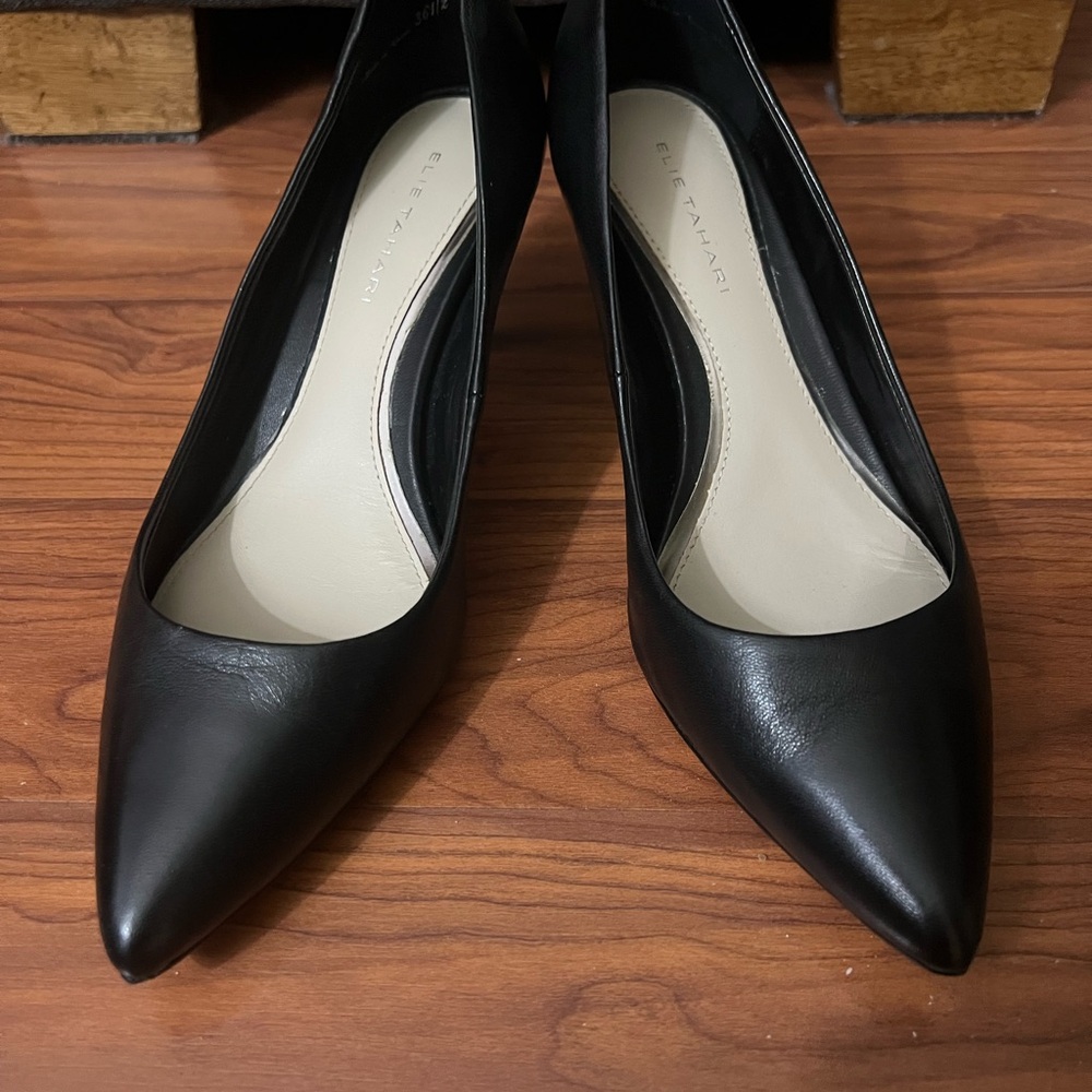 Elie Tahari Black Classic Heels